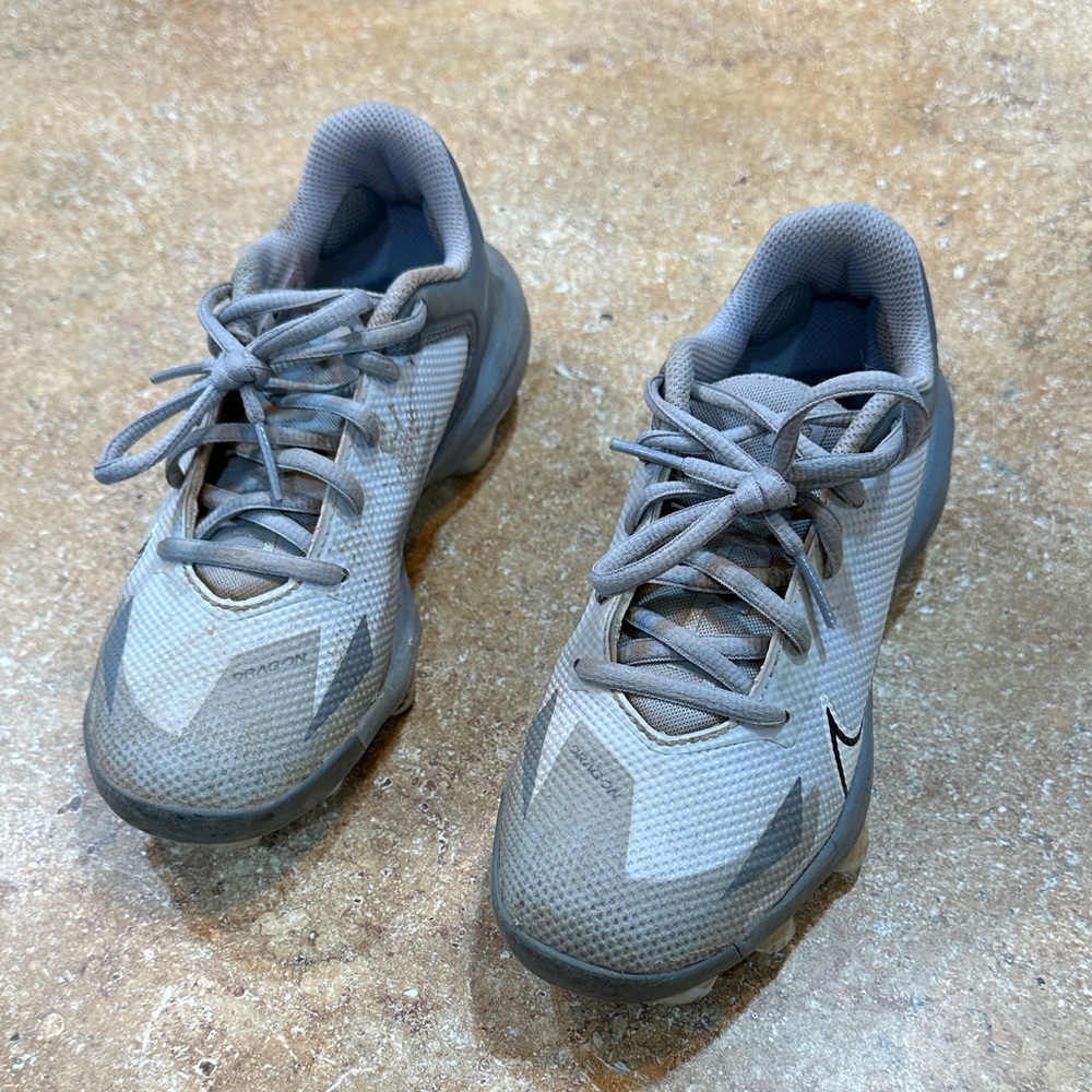 Nike Kids Sneakers in Gray and Brown